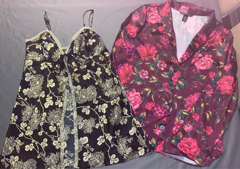 2 pc Victoria's Secret Floral Pajama Set (NWT) small